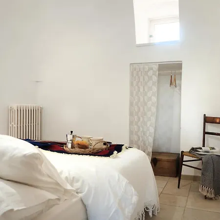 Il Trullo Bianco A Masseria Santalachicca *